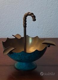 Posacenere antico, design ombrello, epoca Art Decò