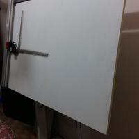 Tavolo da disegno con tecnigrafo