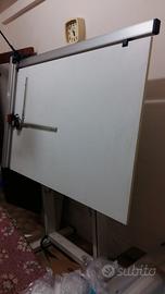 Tavolo da disegno con tecnigrafo