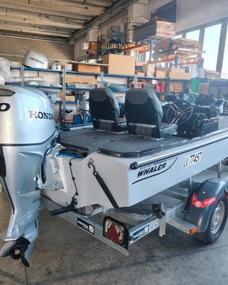 Boston Whaler 15 SS preparato da Bass Boat 