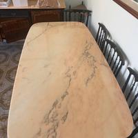 Lastra di marmo per tavola