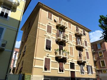 5 LOCALI A CHIAVARI