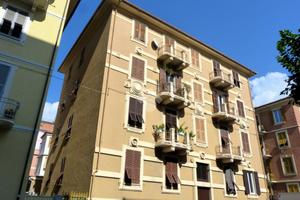 5 LOCALI A CHIAVARI