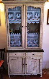 Vetrina shabby chic di in legno massello