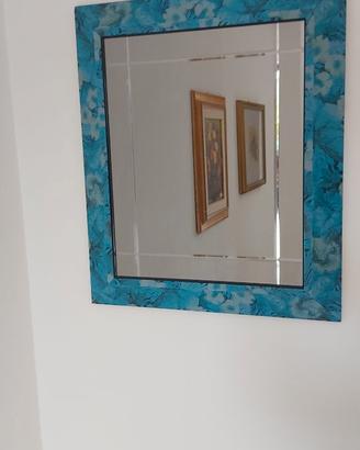 Specchio con cornice azzurra