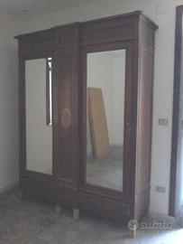 Antico armadio due ante anni 20