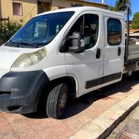 Peugeot Boxer cassonato a 6 posti