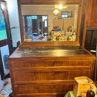 Cassettiera con specchio