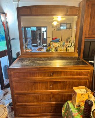 Cassettiera con specchio