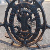 Base in ghisa d'epoca Singer