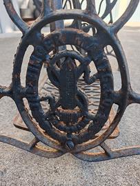 Base in ghisa d'epoca Singer