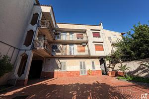 3 LOCALI A GRUMO NEVANO