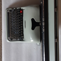 Macchina da scrivere olivetti