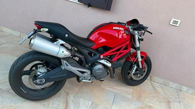 Ducati monster 696
