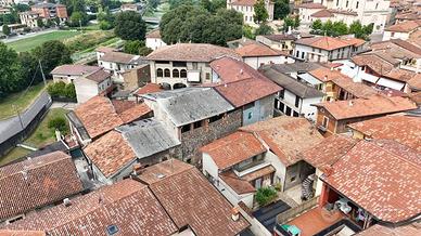 Rustico / Casale di 176 m² con 5 locali e box auto