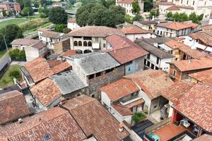 Rustico / Casale di 176 m² con 5 locali e box auto