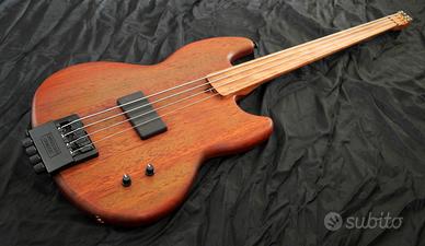 Wally - basso fretless / headless artigianale