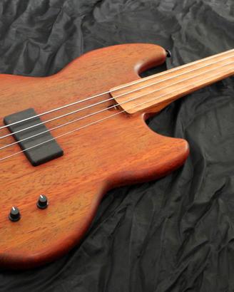 Wally - basso fretless / headless artigianale