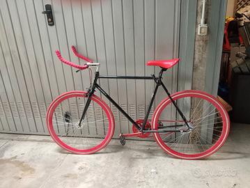 bicicletta scatto fisso