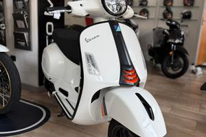 Piaggio Vespa 310 GTS hpe