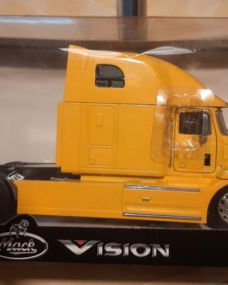 modellini di camion 1:32 nuovi sigillati 