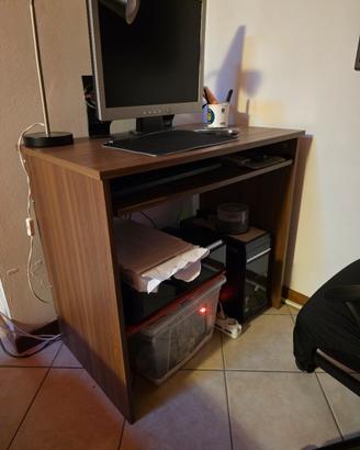 Scrivania in legno