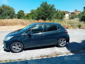 Peugeot 208 Feline
