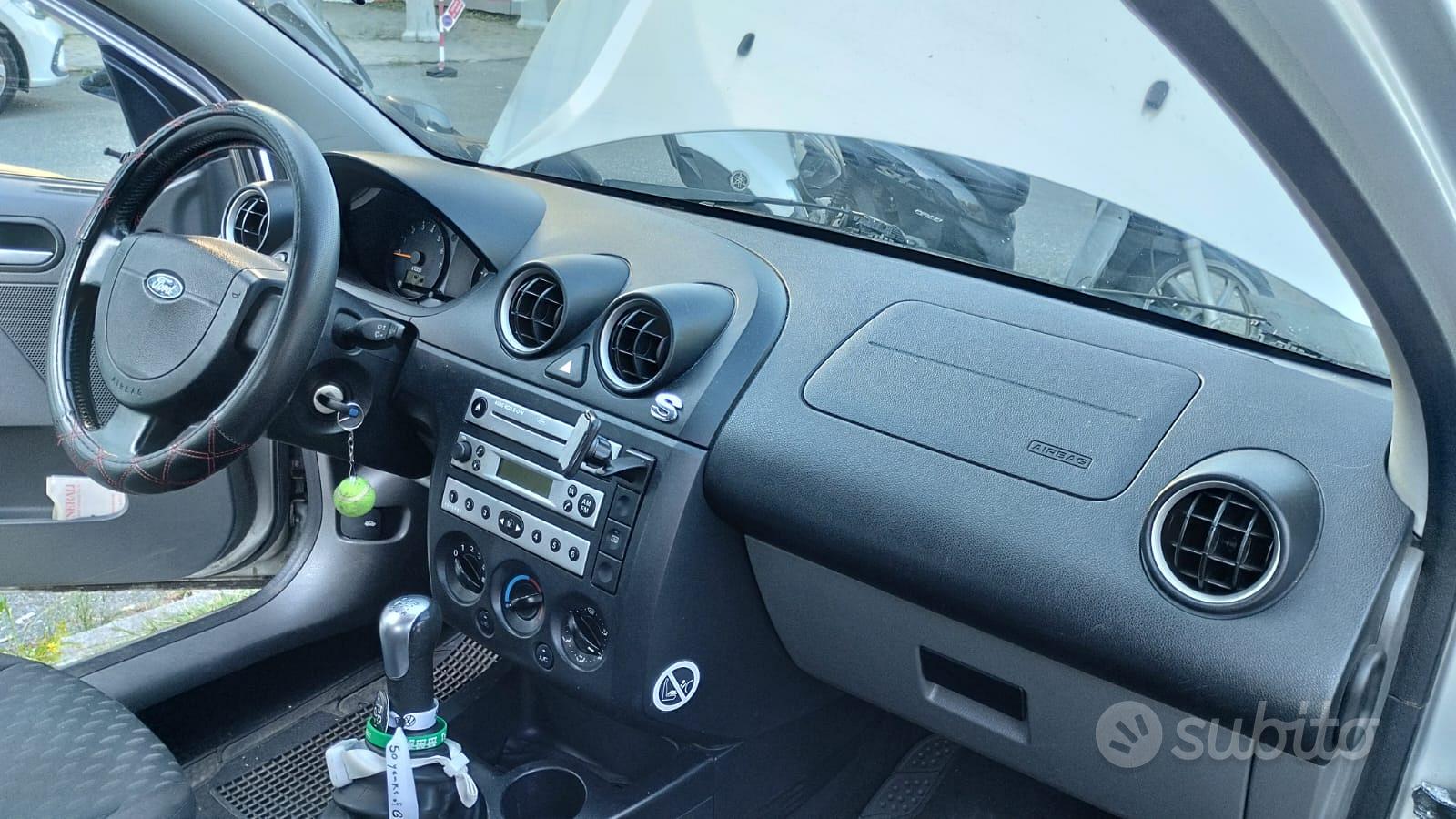 Ford Fiesta 2003 photo 5