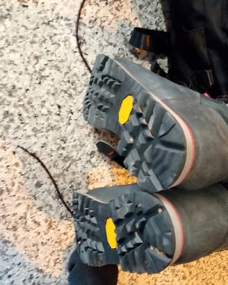 Scarpe scarponi da trekking Forclaz, Trek 700