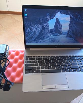 HP 250 G8 15,6" FHD i5-10th 16/750GB MVMe 1,7Kg