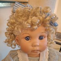 bambola in porcellana