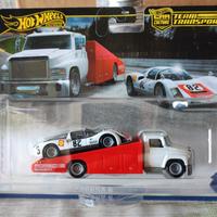 Hot Wheels Team Transport Porsche
