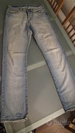 Pantaloni in jeans Levi's 501 unisex con toppe