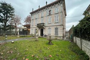 Appartamento di 138 m² con 5 locali e box auto a P