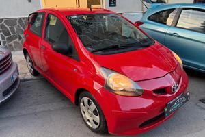 Toyota Aygo 1.0 5 porte Now 12 MESI DI GARANZIA