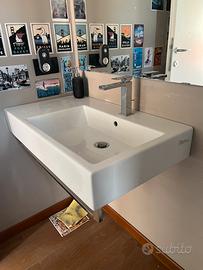 Sanitari completi bagno stile moderno. 280 EUR.