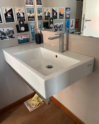 Sanitari completi bagno stile moderno. 280 EUR.
