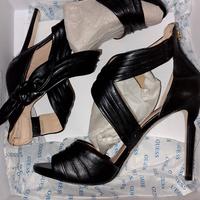 sandali neri in pelle