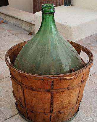 Damigiane antiche per conservazione Vino in vetro