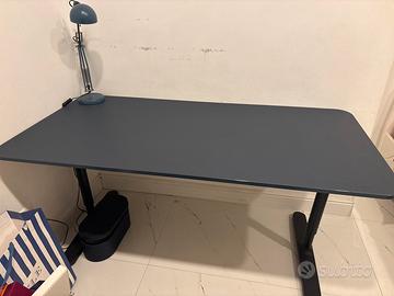 Scrivania di ikea blu