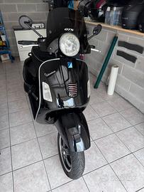 Vespa 300 Gts Super i.e.