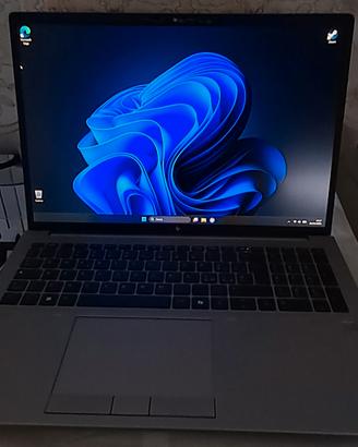 Laptop i7-13850HX RTX 3500 Ada – pari al nuovo