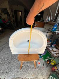 Lavabo in Ceramica
