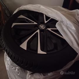 Gomme invernali Aygo X con cerchi in lega