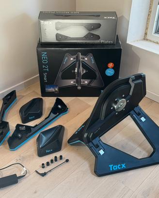 Tacx Neo 2T Smart Trainer con Neo Motion Plates