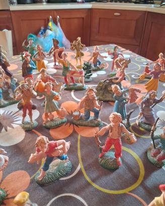 oltre 70 personaggi in plastica per presepe 