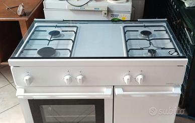 cucina a gas DELONGHI con porta bombo forno a gas