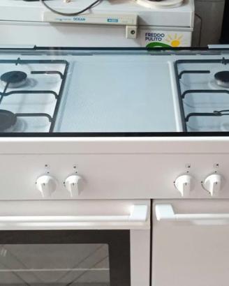 cucina a gas DELONGHI con porta bombo forno a gas
