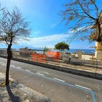 2 LOCALI A TORRE DEL GRECO