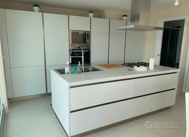 Cucina Veneta Cucine bianca con isola